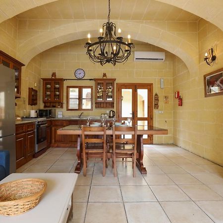 Superb Maltese Farmhouse With Private Pool Villa Victoria Kültér fotó