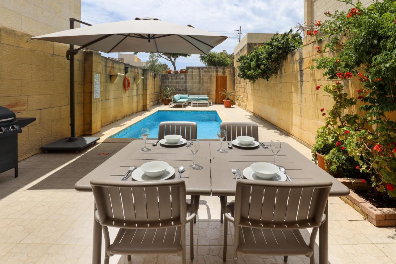 Superb Maltese Farmhouse With Private Pool Villa Victoria Kültér fotó