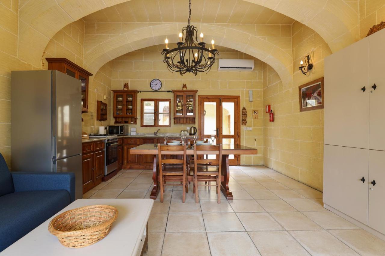 Superb Maltese Farmhouse With Private Pool Villa Victoria Kültér fotó