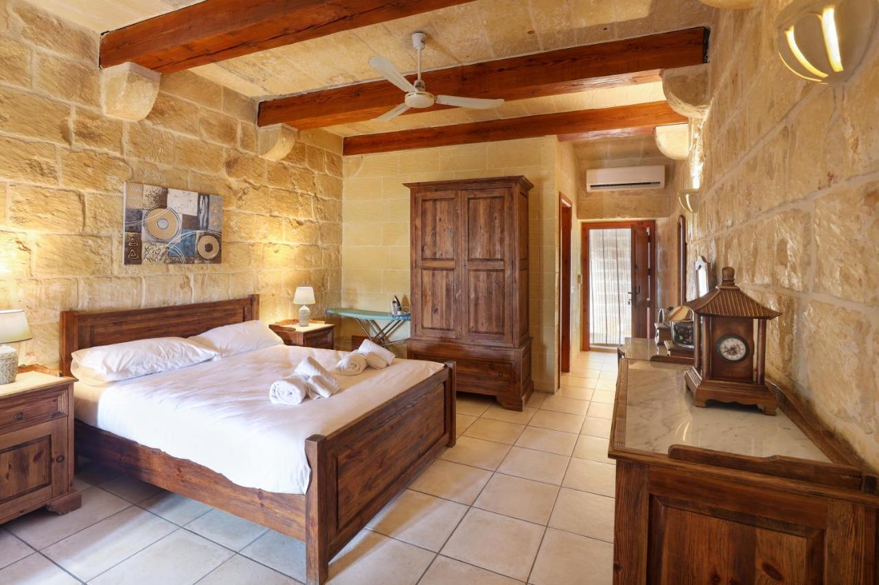 Superb Maltese Farmhouse With Private Pool Villa Victoria Kültér fotó